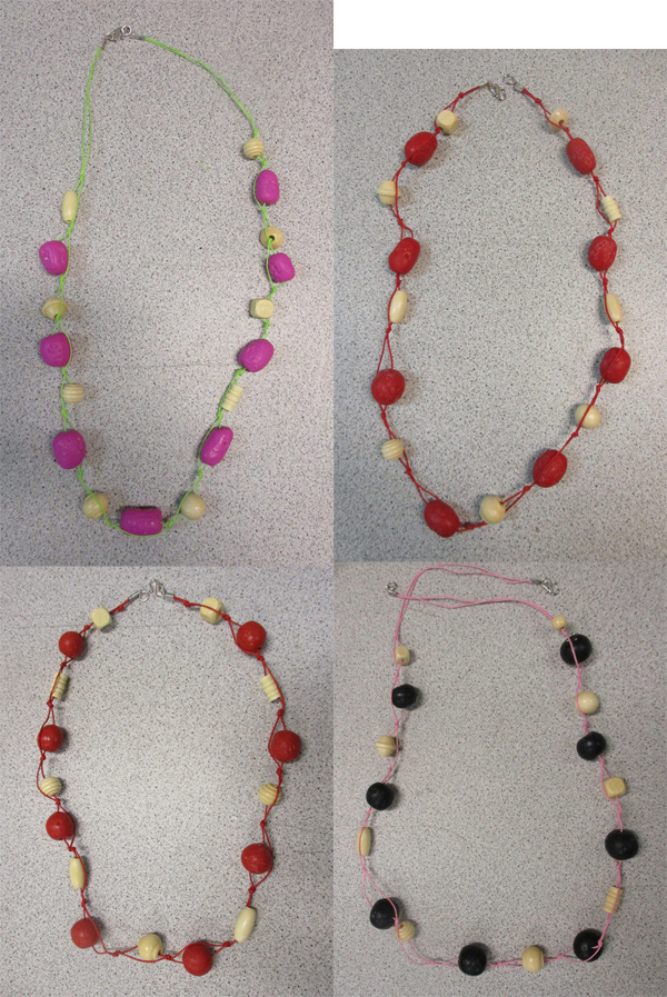 Colliers avec des perles texturées Pardo