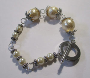 Bracelet avec des perles de glace